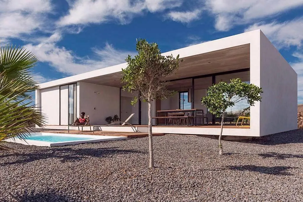 Minimalist House With Volcano View & Heated Pool Villa Lajares Holiday home