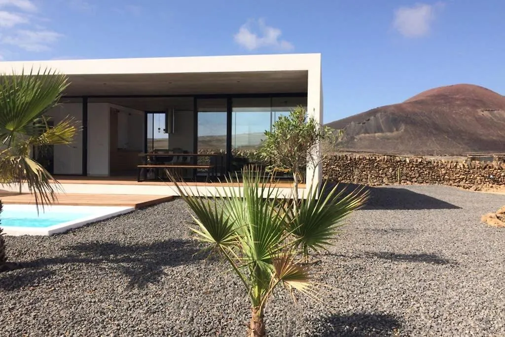 Minimalist House With Volcano View & Heated Pool Villa Lajares Holiday home