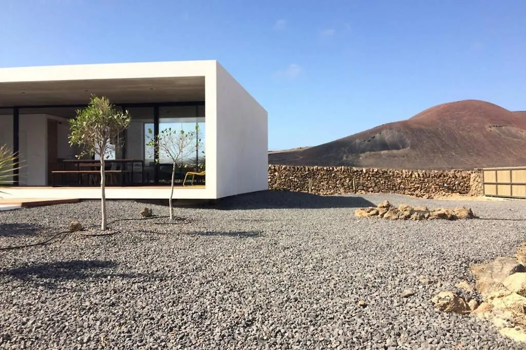 Minimalist House With Volcano View & Heated Pool Villa Lajares 0*,