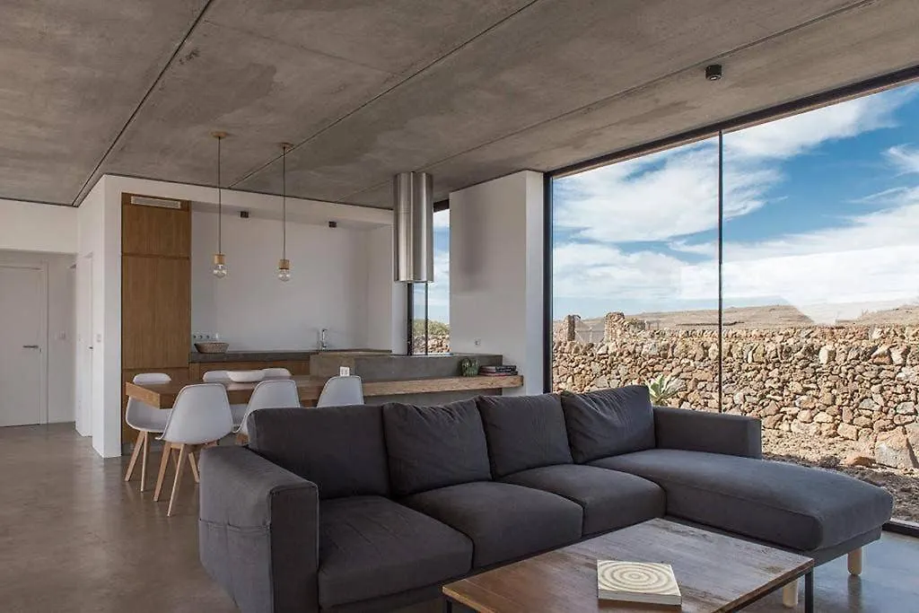 Minimalist House With Volcano View & Heated Pool Villa Lajares 0*,
