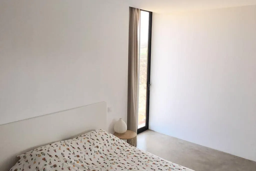 Minimalist House With Volcano View & Heated Pool Villa Lajares