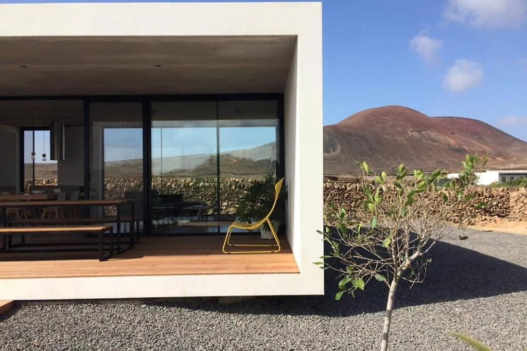 Minimalist House With Volcano View & Heated Pool Villa Lajares Holiday home